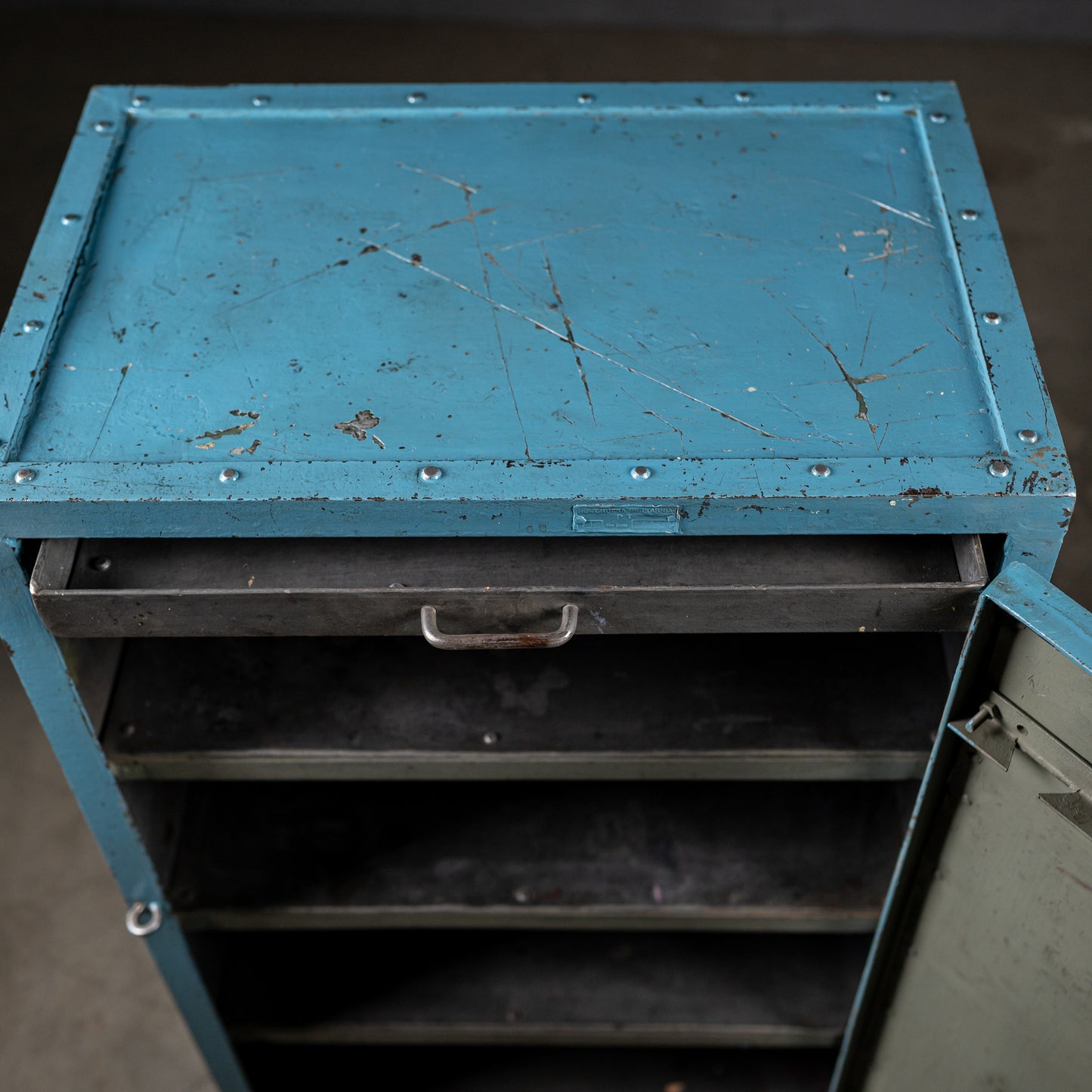 Vintage Metallskap fra Servizio Fiat, Italia