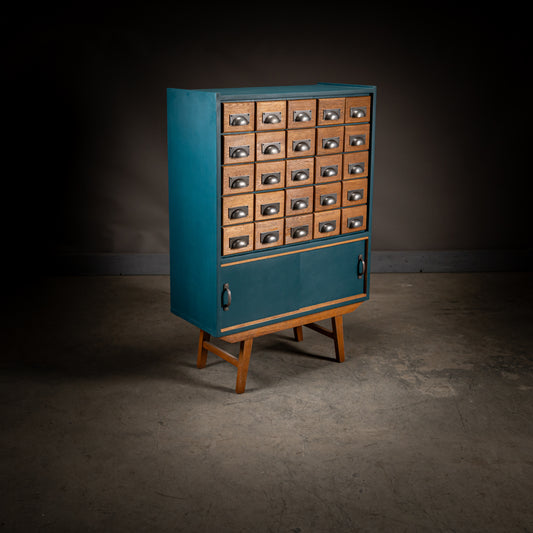 Arkivskap fra en polsk barnehage på 1970-tallet