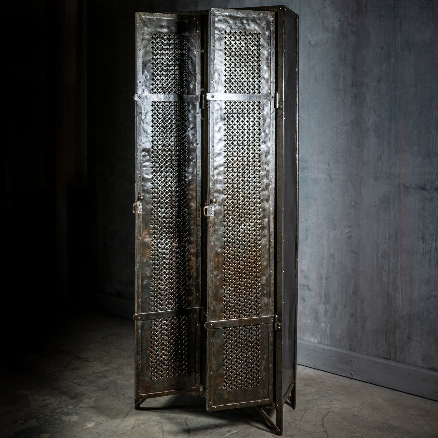Vintage ROWAC Industriell garderobeskap / metallskap /