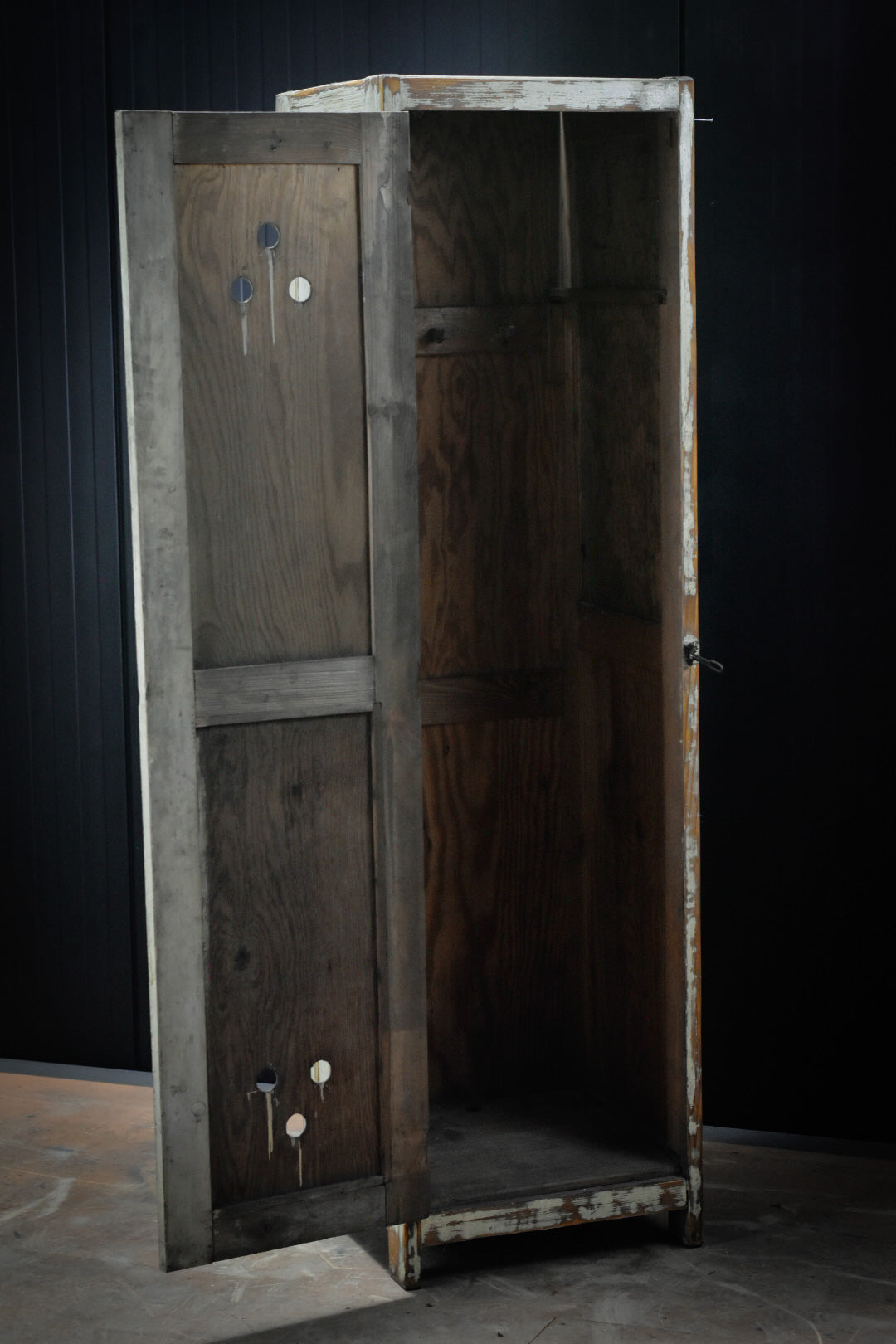 Industrial US locker