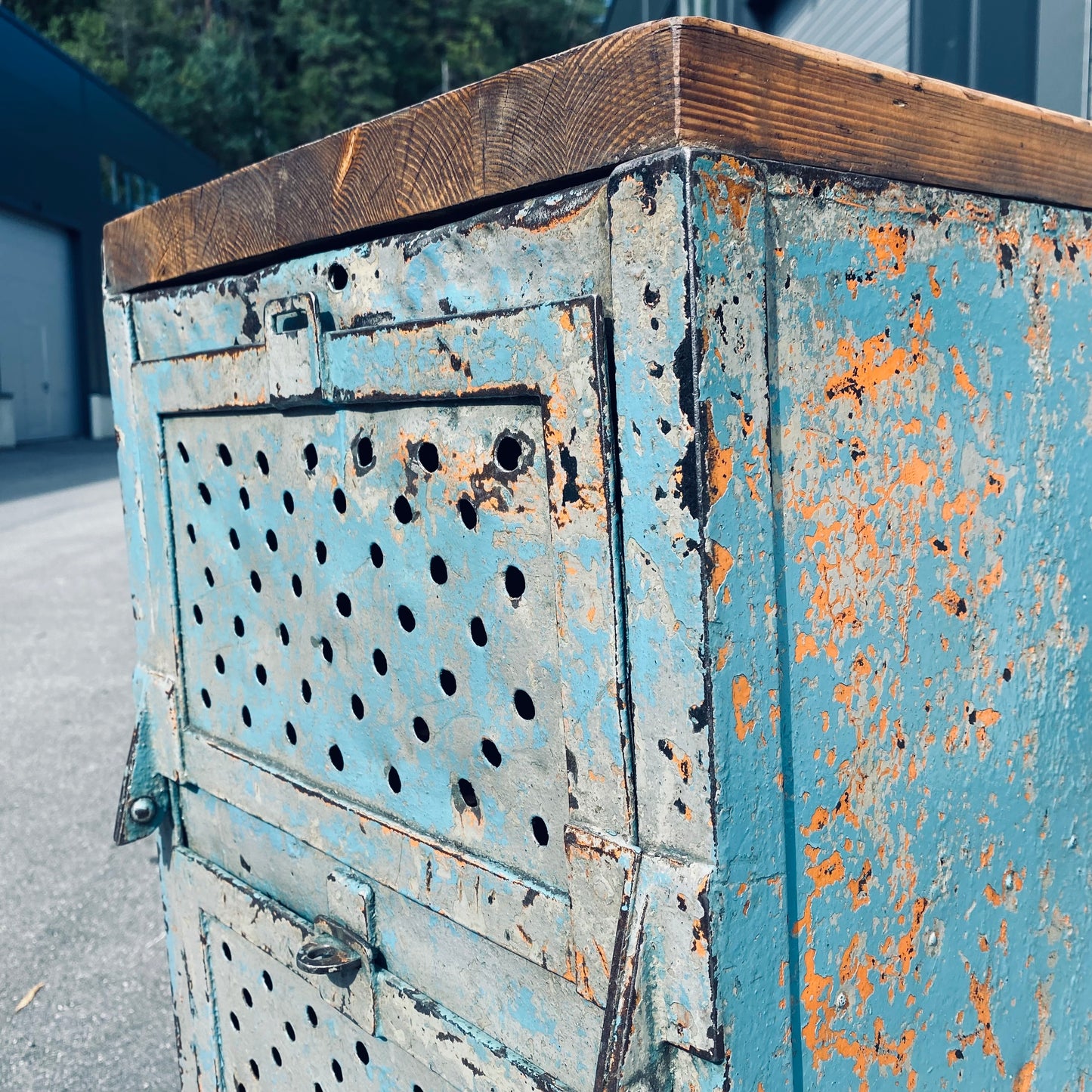 Kuppersbusch car workshop metal cabinet