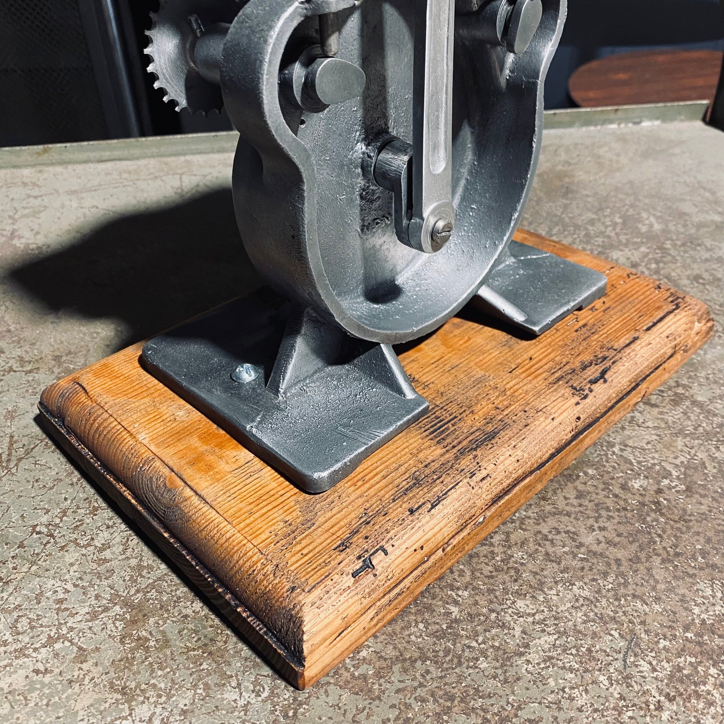 Vintage 4 STROKE SINGLE CYLINDER BENSINE engine cutaway