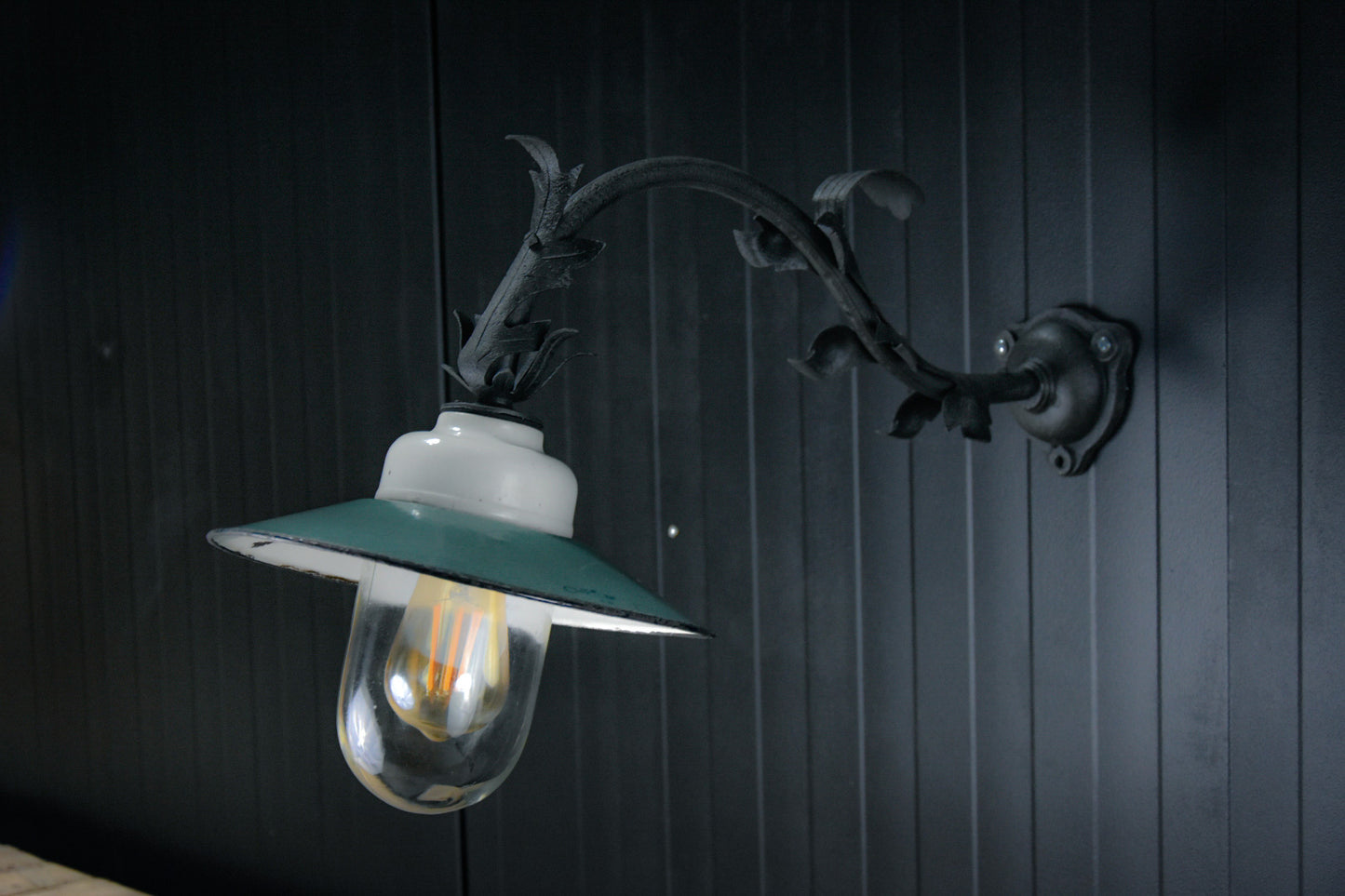 Goosneck industrial lamp from Italy