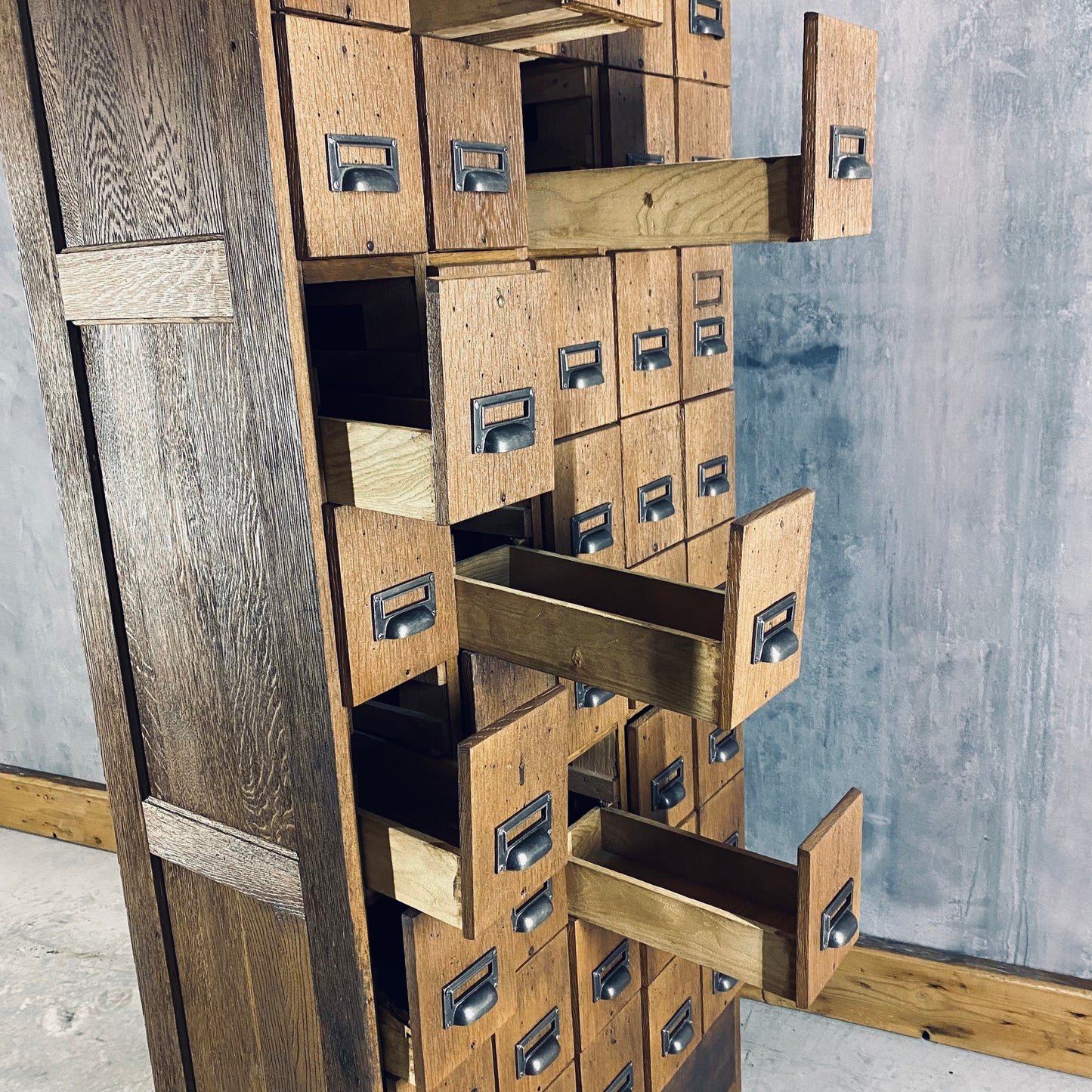 Bank of drawers / Apothecary cabinet