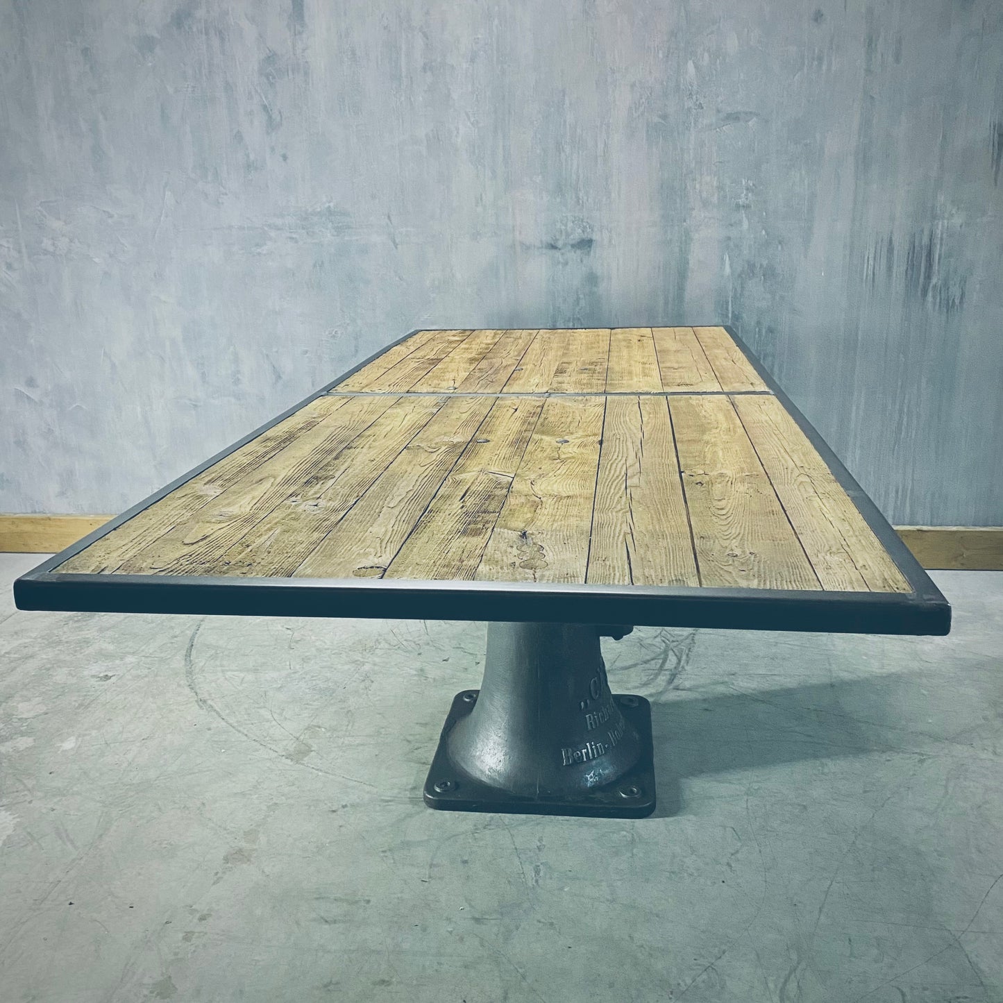 Industriall rustik dining table workbench