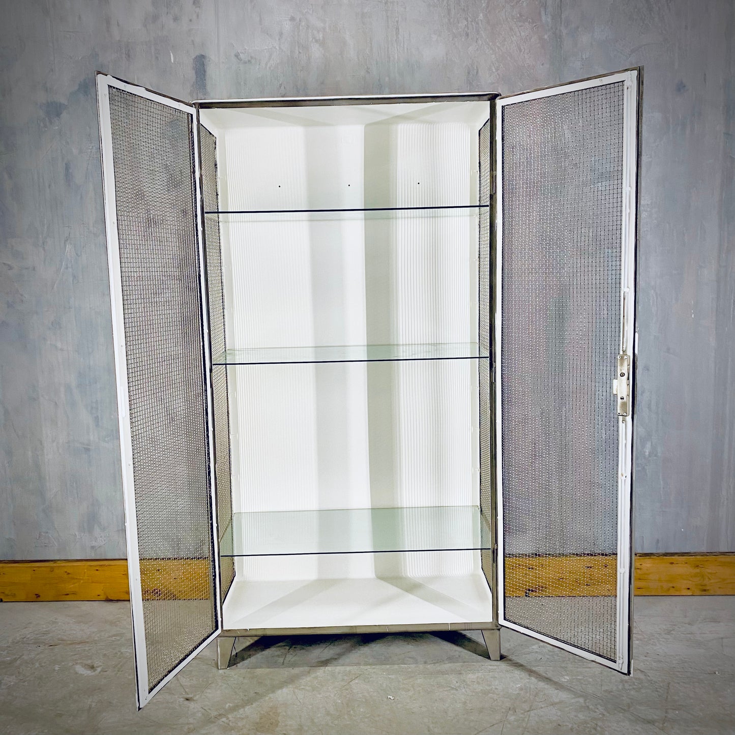Medical cabinet