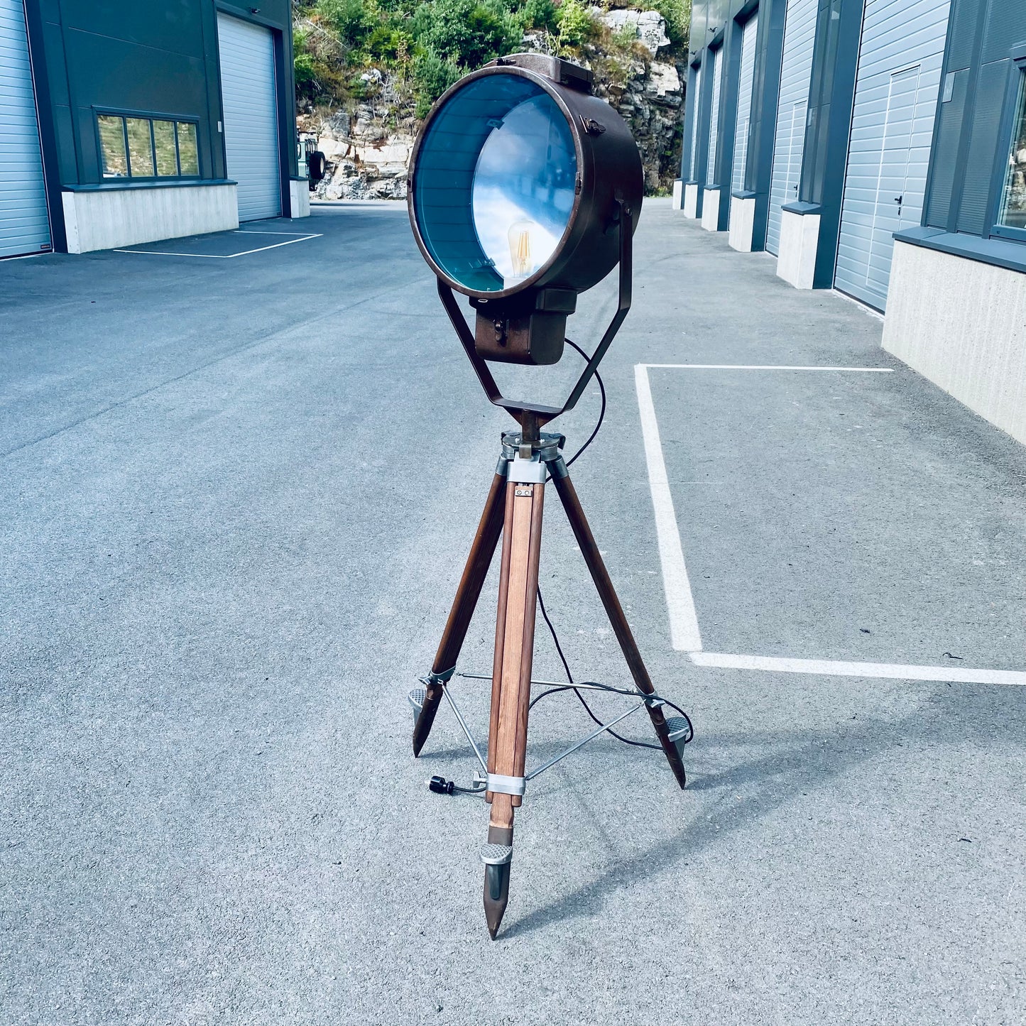 Industrial Tripod Spot Light DDR Rust