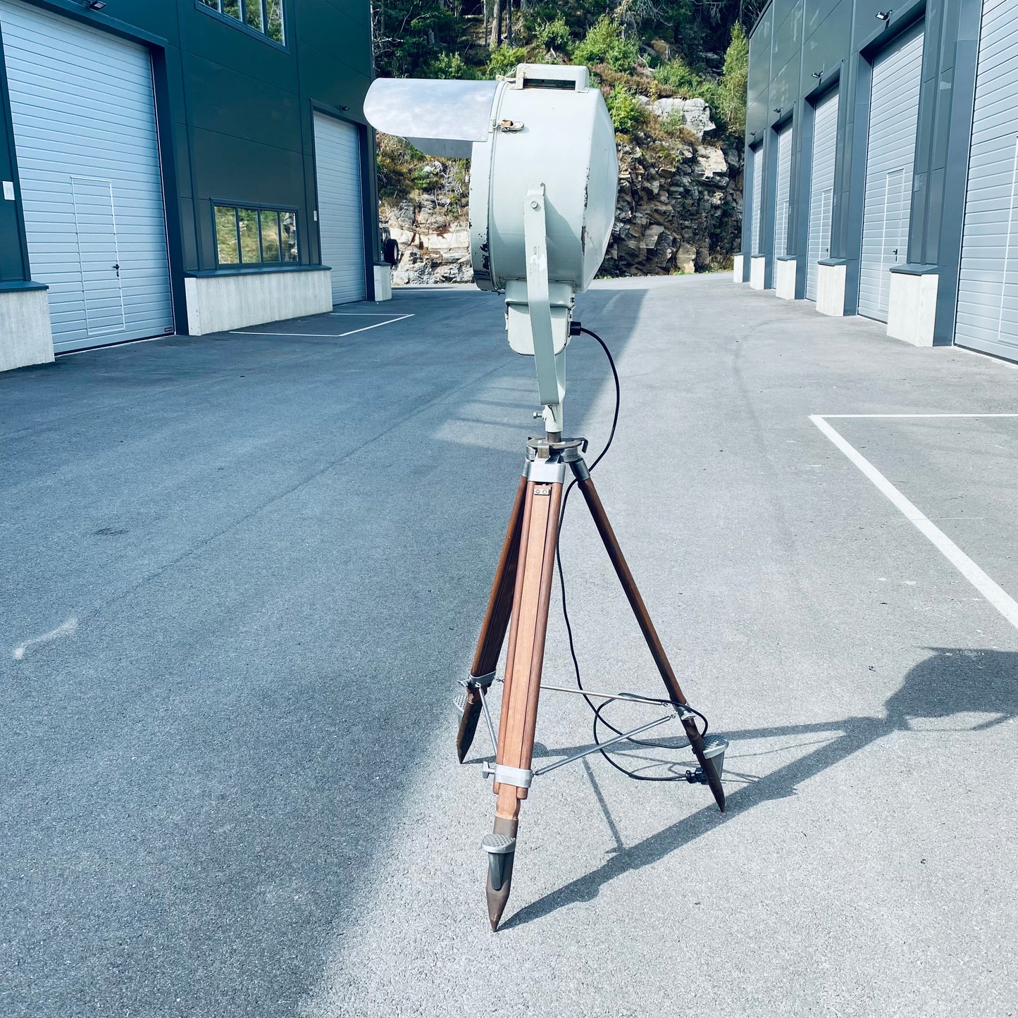 Industrial Tripod Spot Light DDR