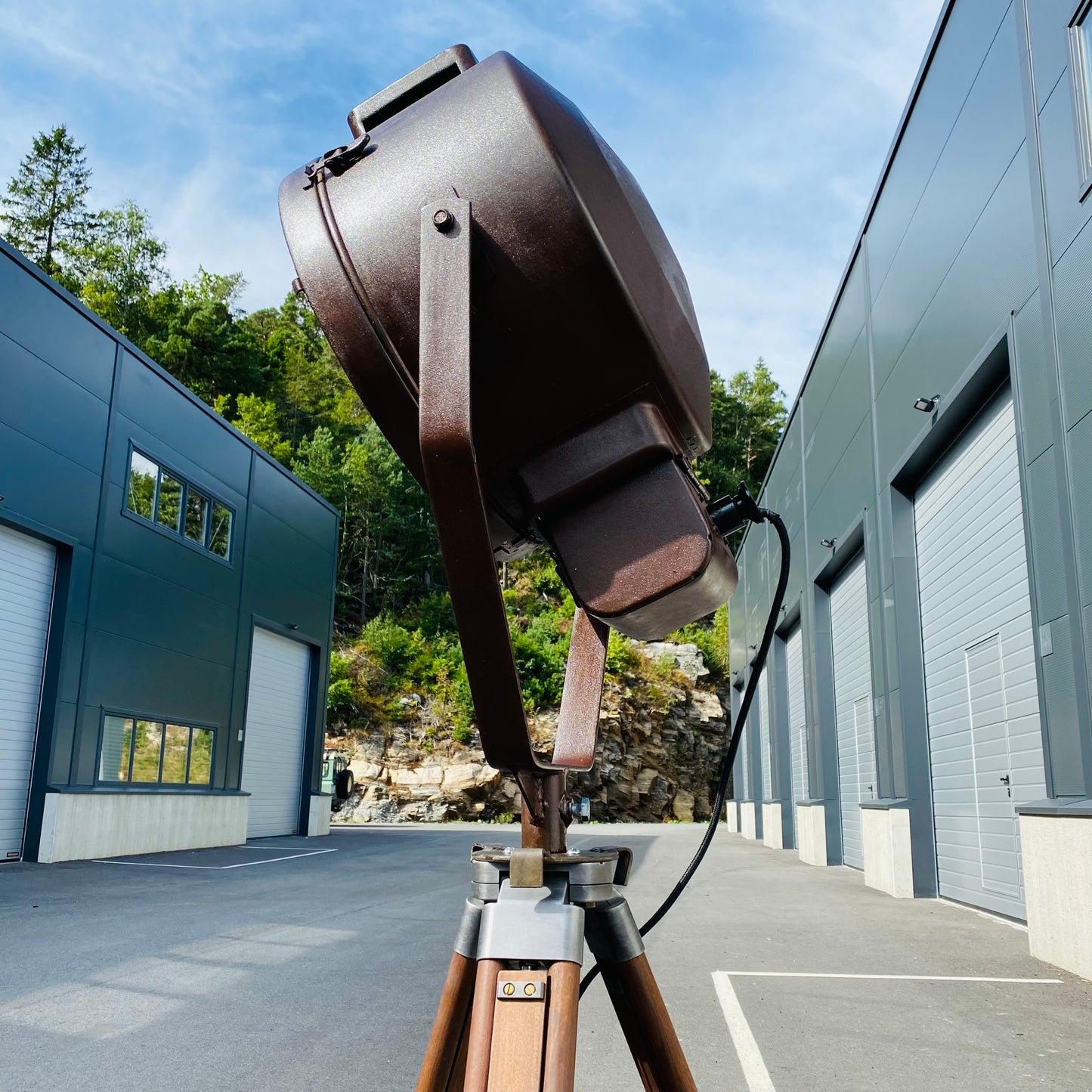 Industrial Tripod Spot Light DDR Rust