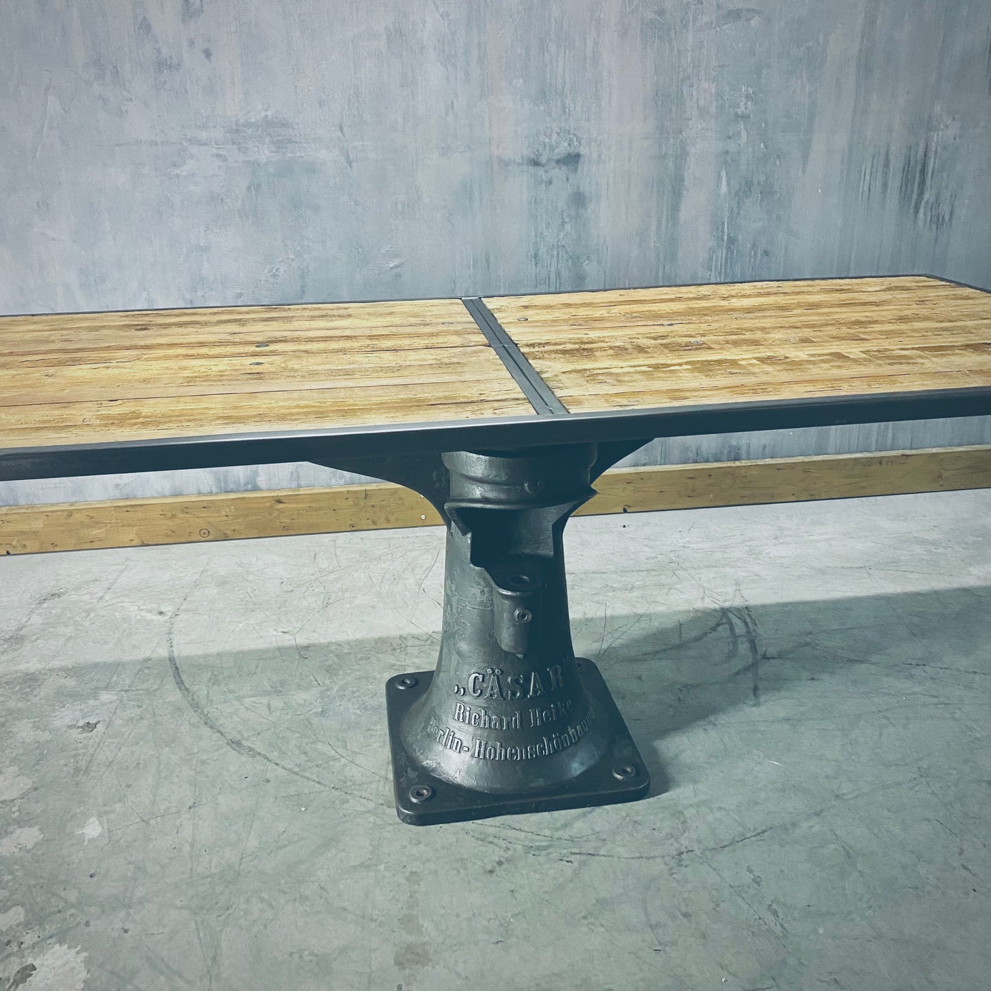 Industriall rustik dining table workbench