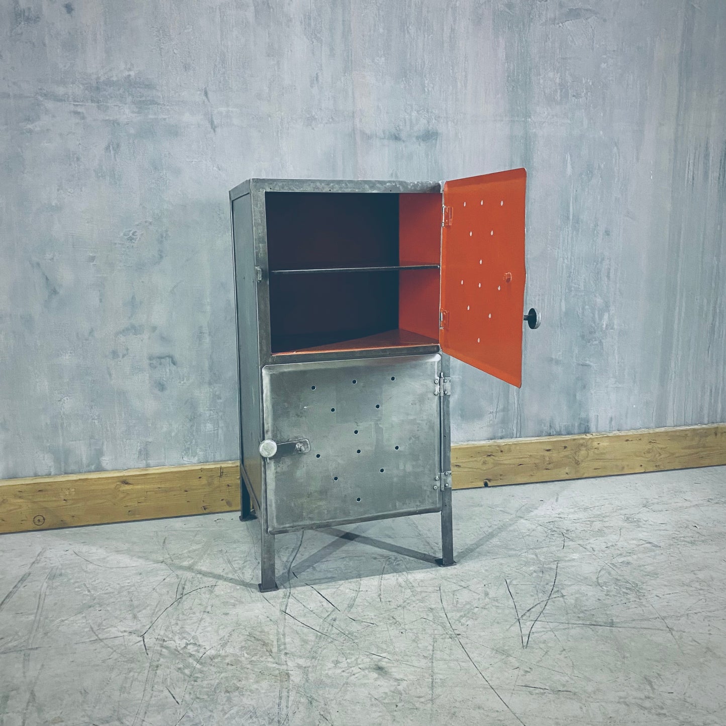 Servizio Fiat vintage car workshop cabinet