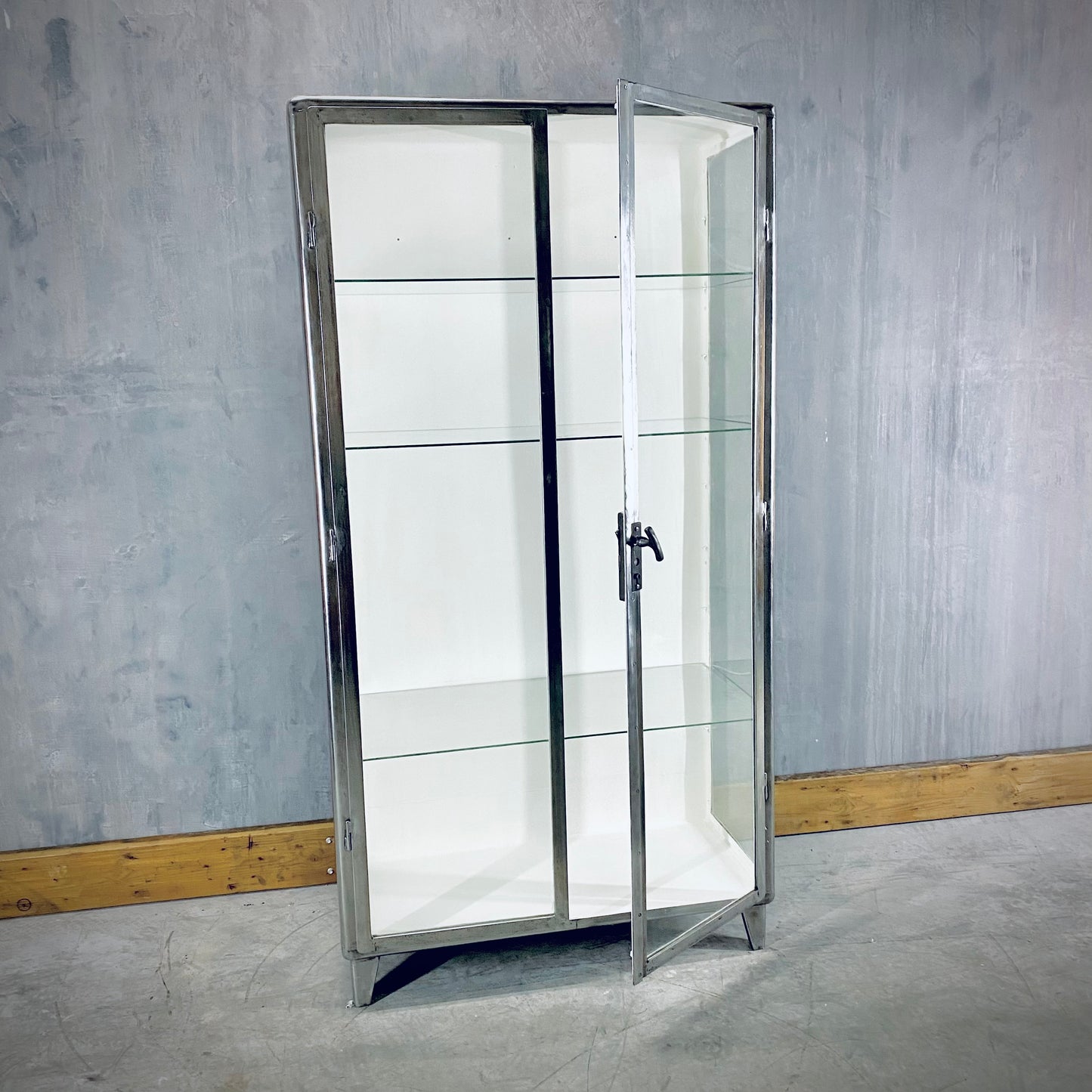 Medical cabinet