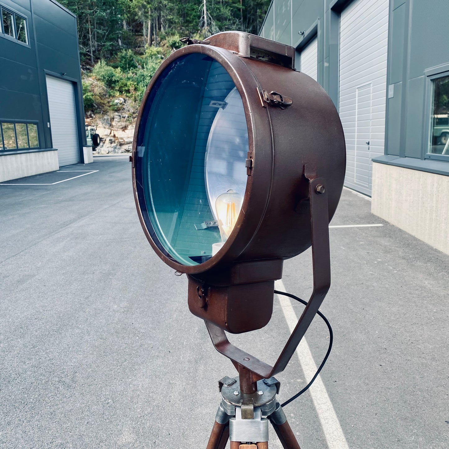 Industrial Tripod Spot Light DDR Rust