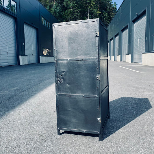 Workshop metal cabinet