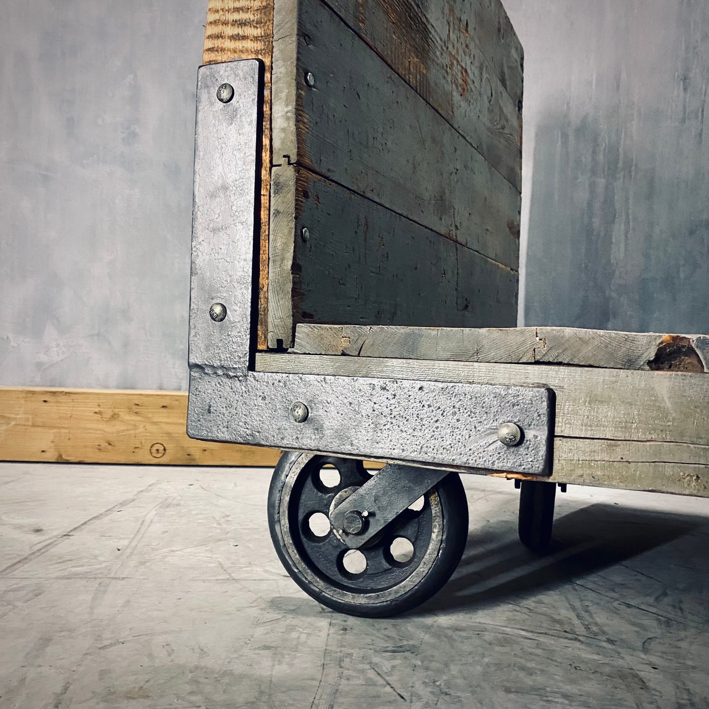 Industrial heavy duty cart / trolley