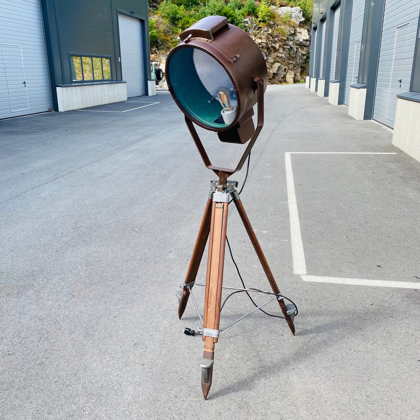 Industrial Tripod Spot Light DDR Rust