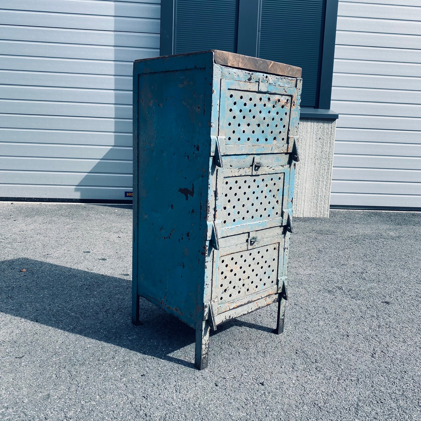Kuppersbusch car workshop metal cabinet