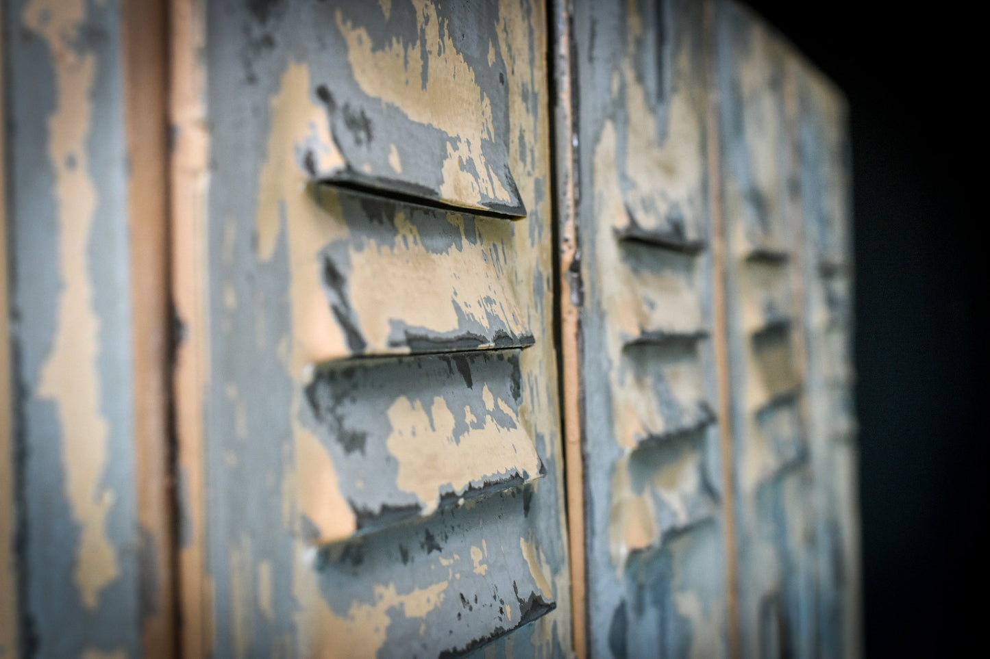 Industrial metal locker - 4 doors