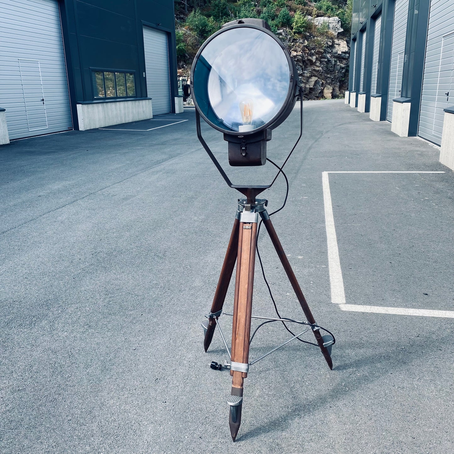 Industrial Tripod Spot Light DDR Rust