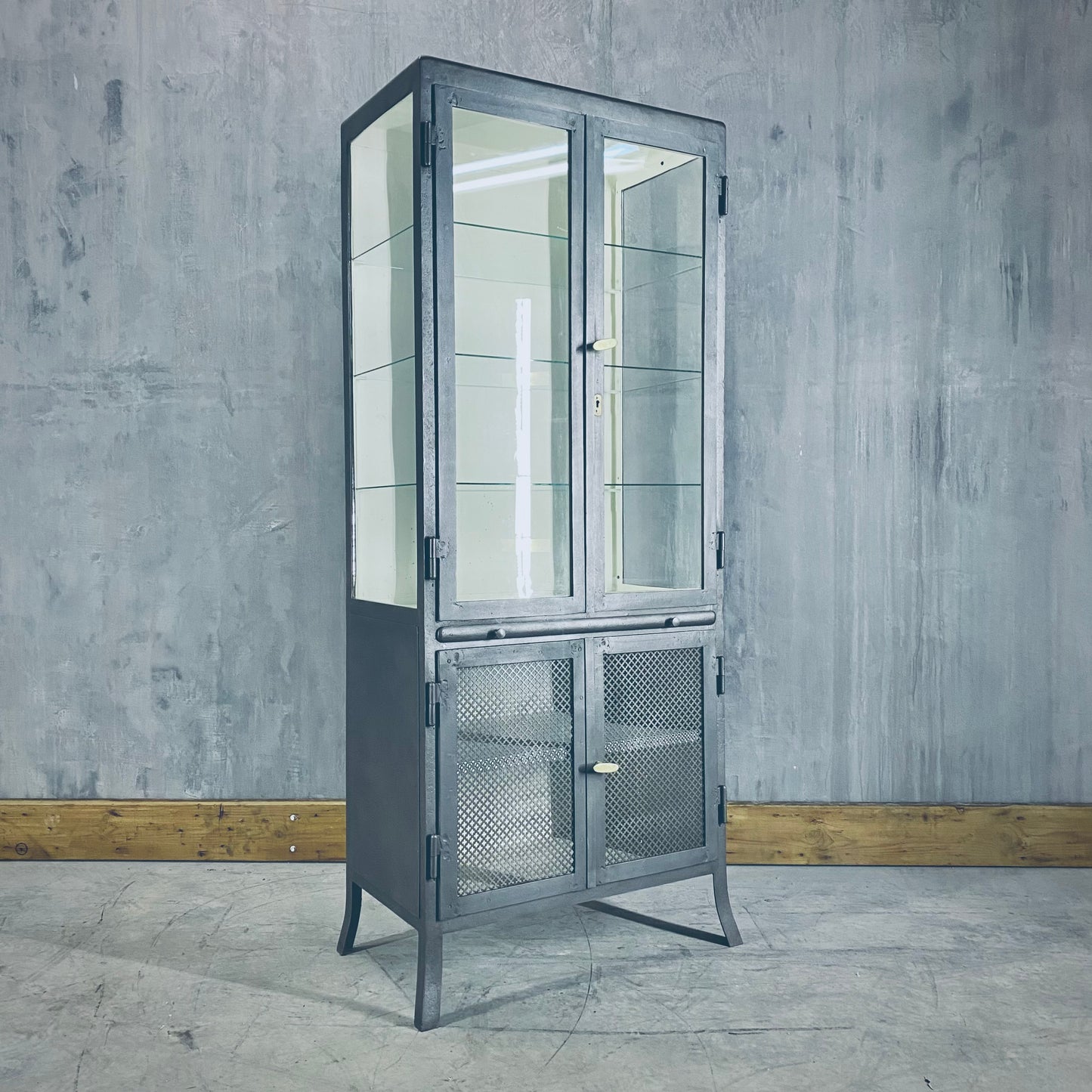 Medical cabinet France