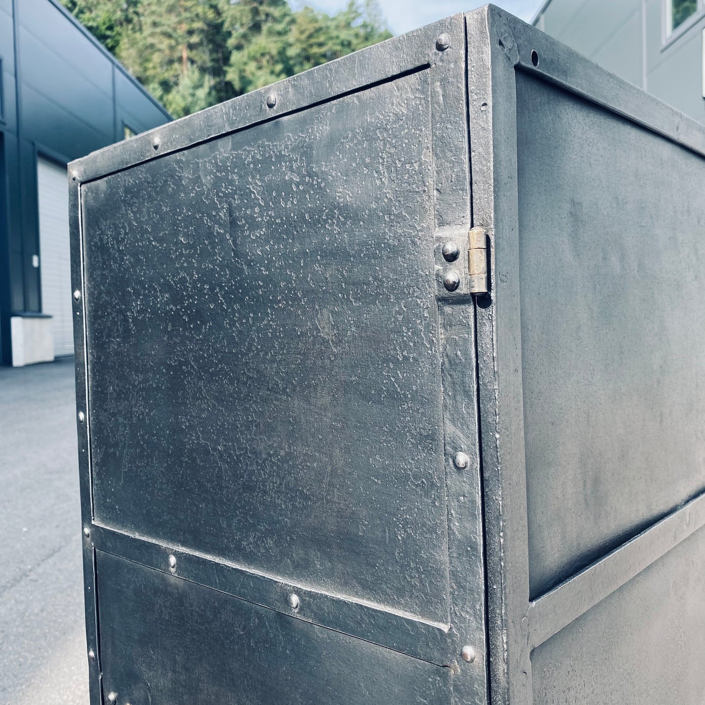 Workshop metal cabinet