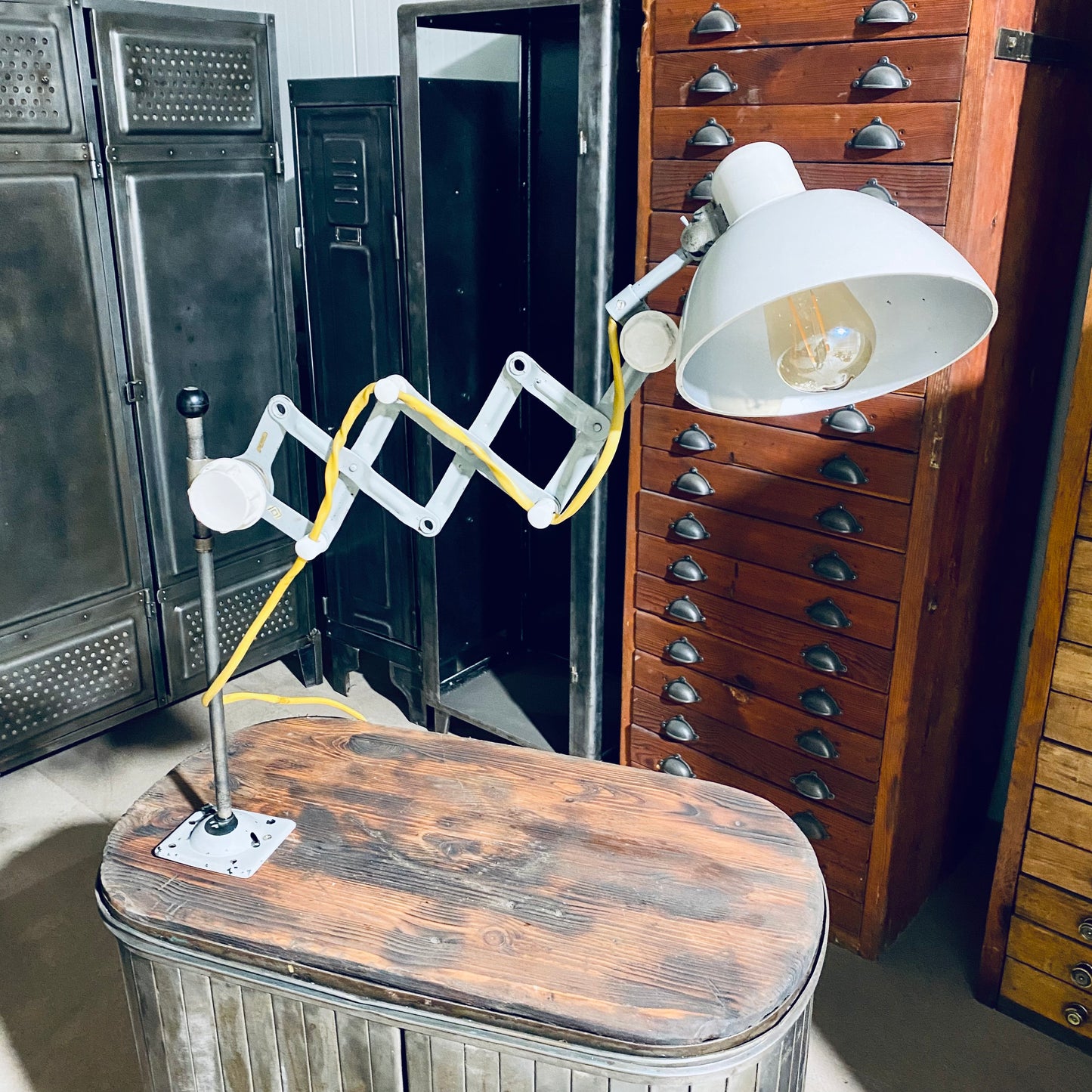 Desk scissor lamp VEB Zweckleuchtenbau Dresden