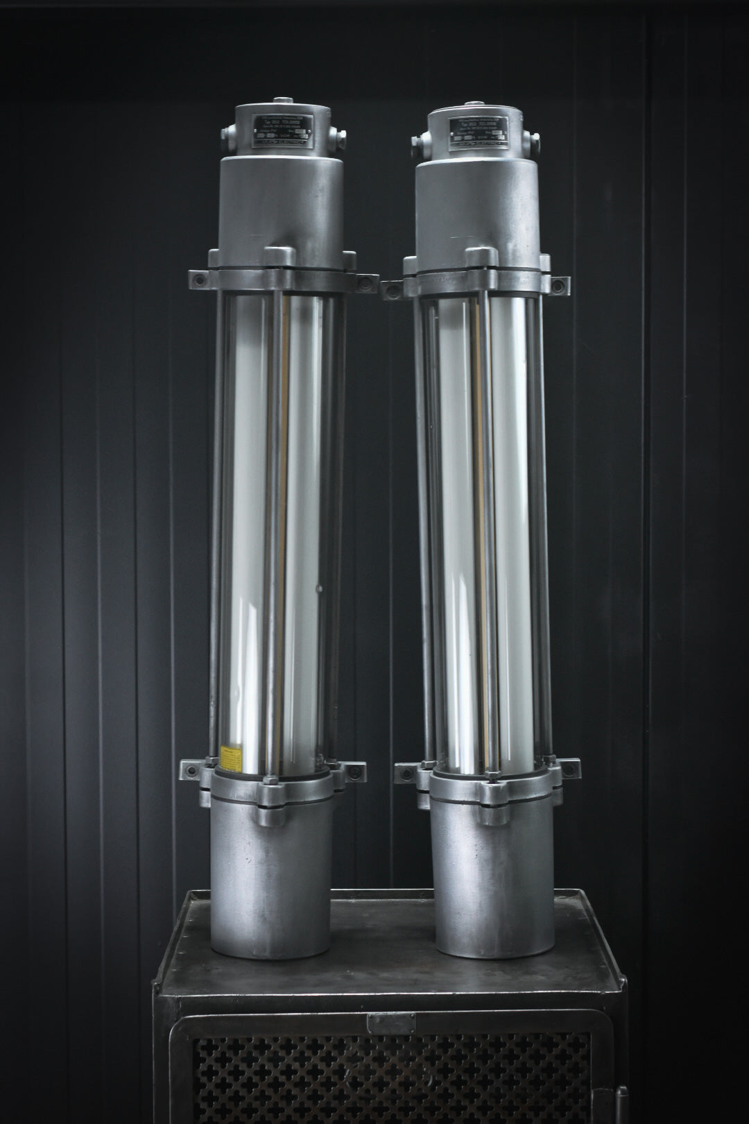 VEB fluorescent wall lamps SHORT