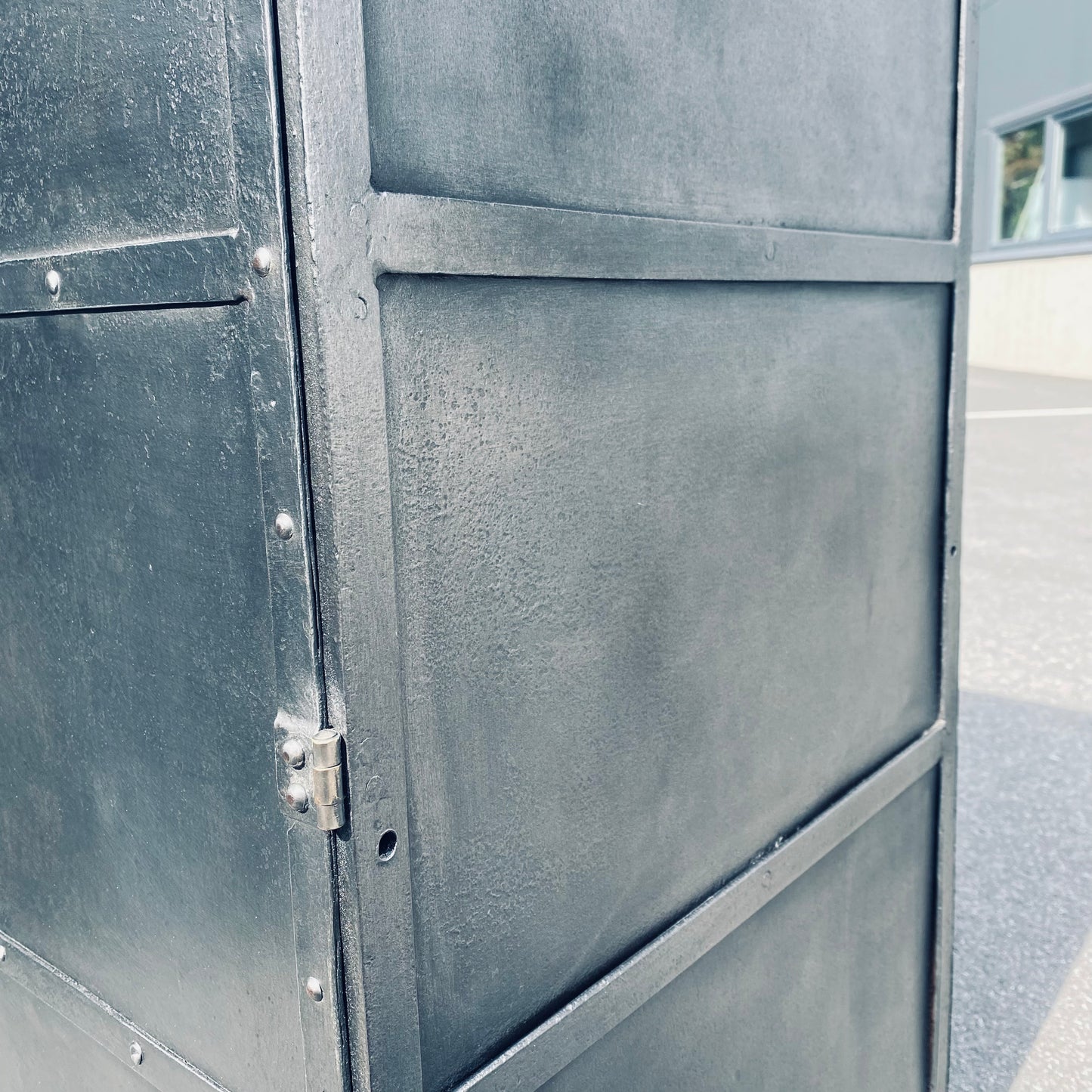 Workshop metal cabinet