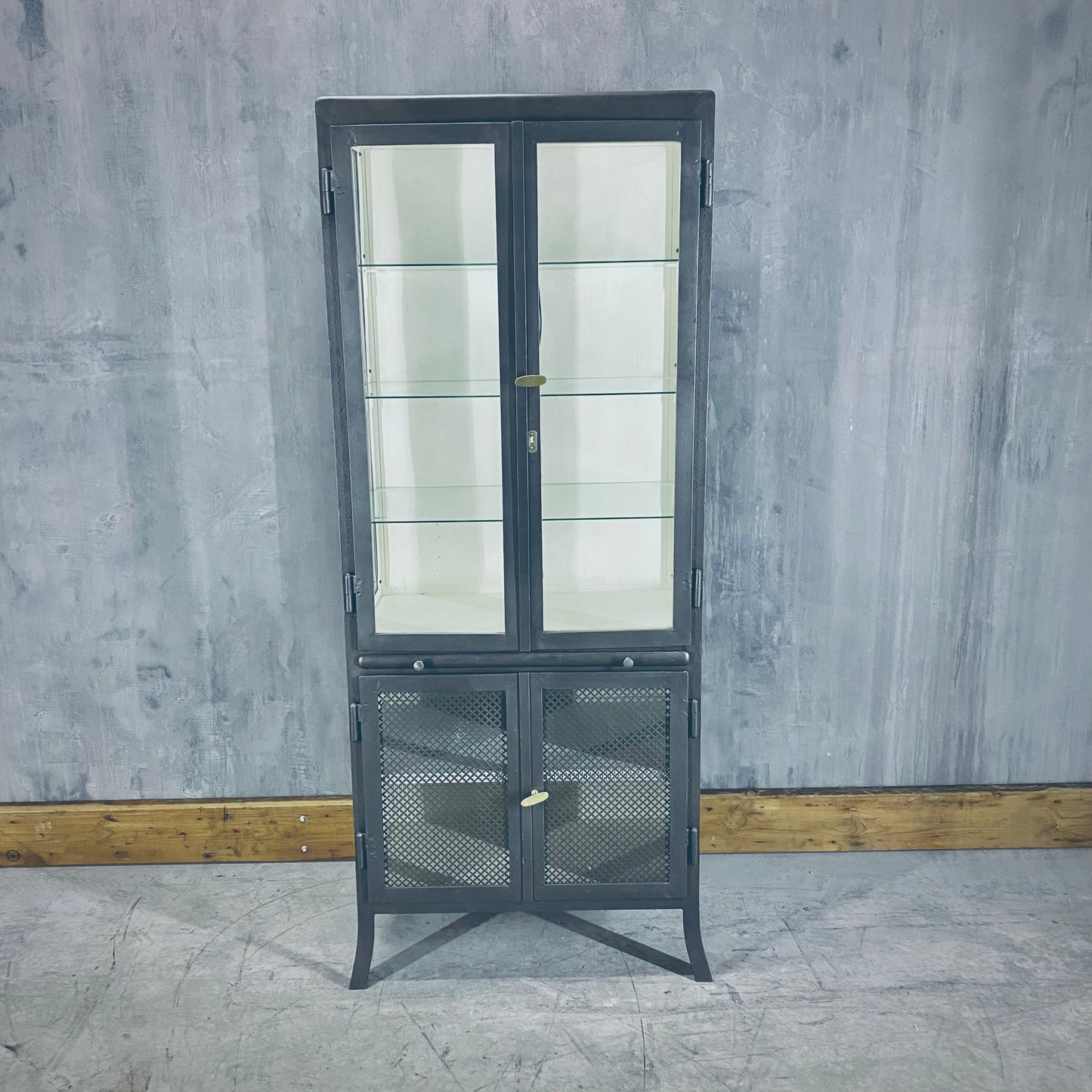 Medical cabinet France