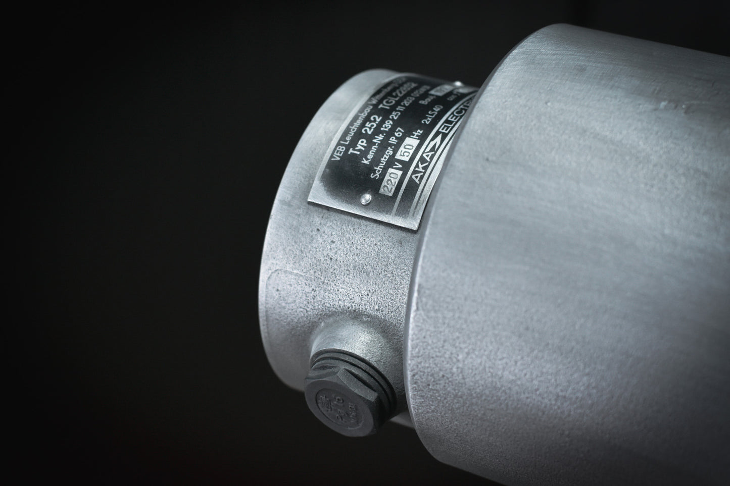 VEB fluorescent wall lamps SHORT