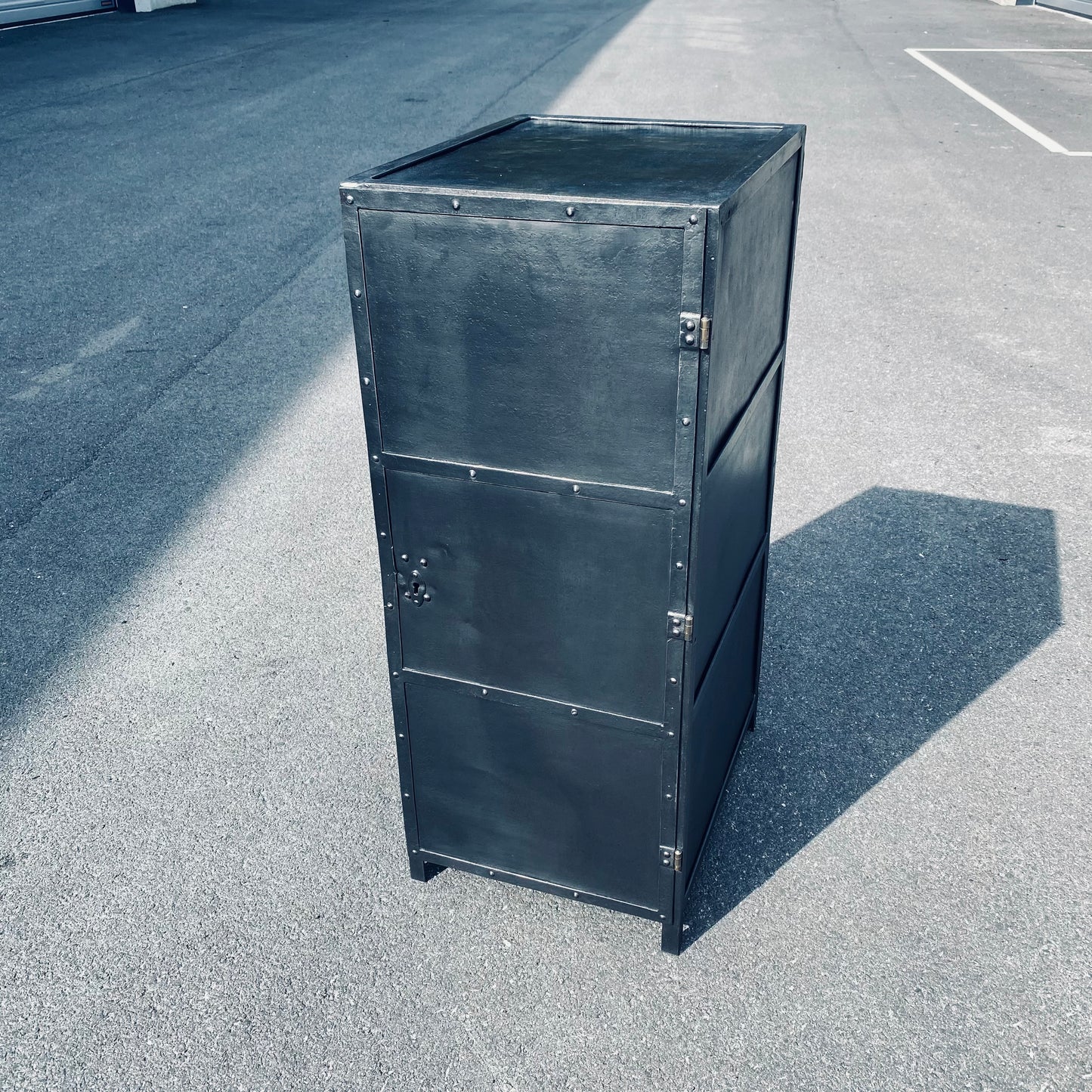 Workshop metal cabinet