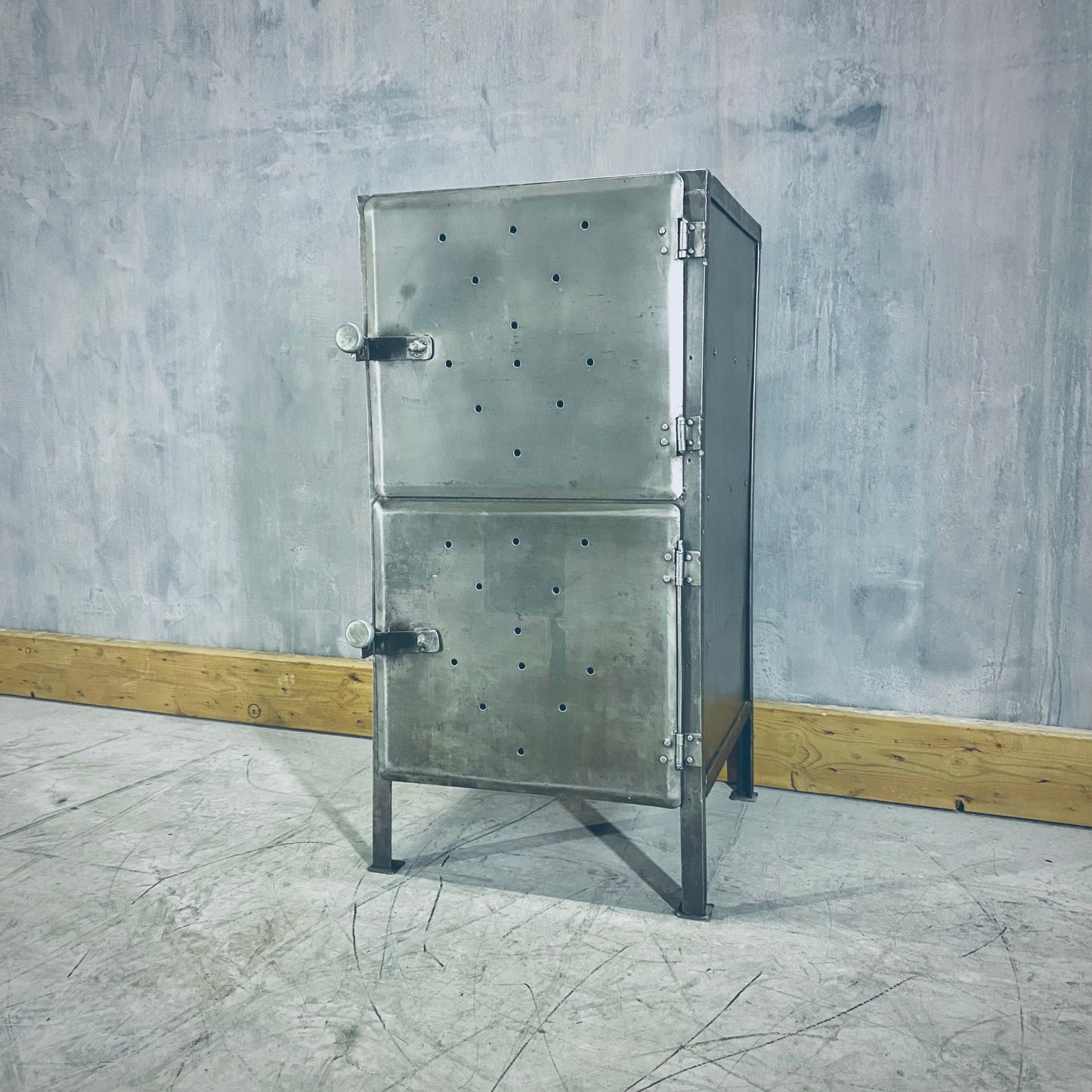 Servizio Fiat vintage car workshop cabinet