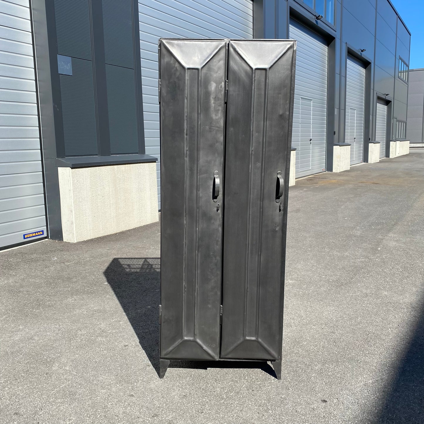 2-door SPIND metal locker