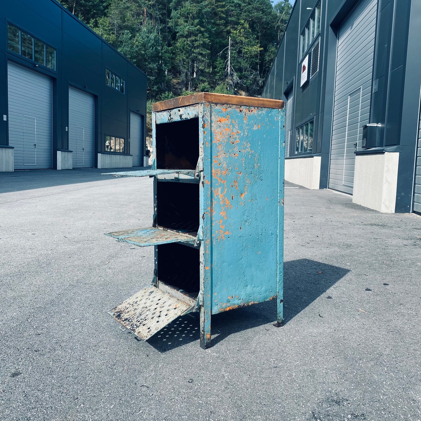 Kuppersbusch car workshop metal cabinet