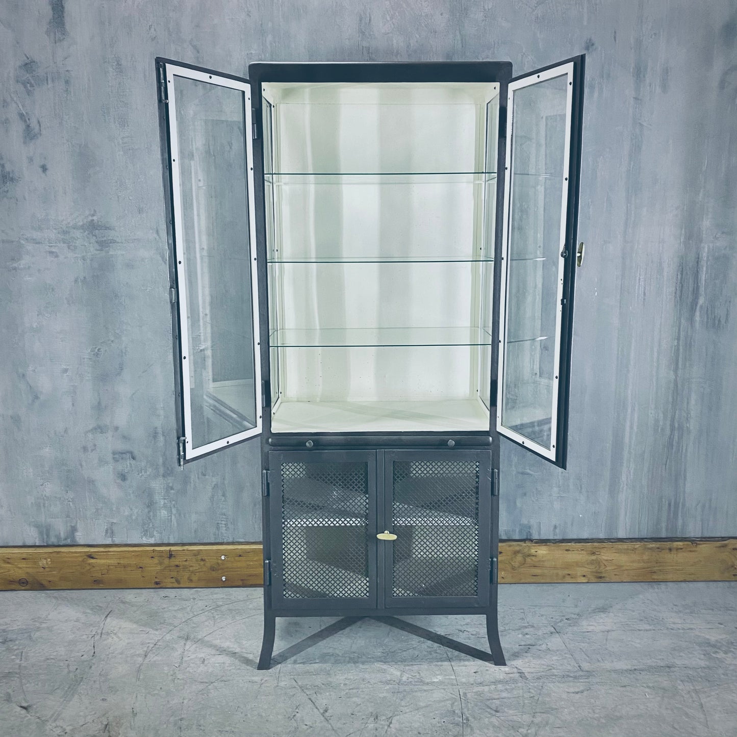 Medical cabinet France