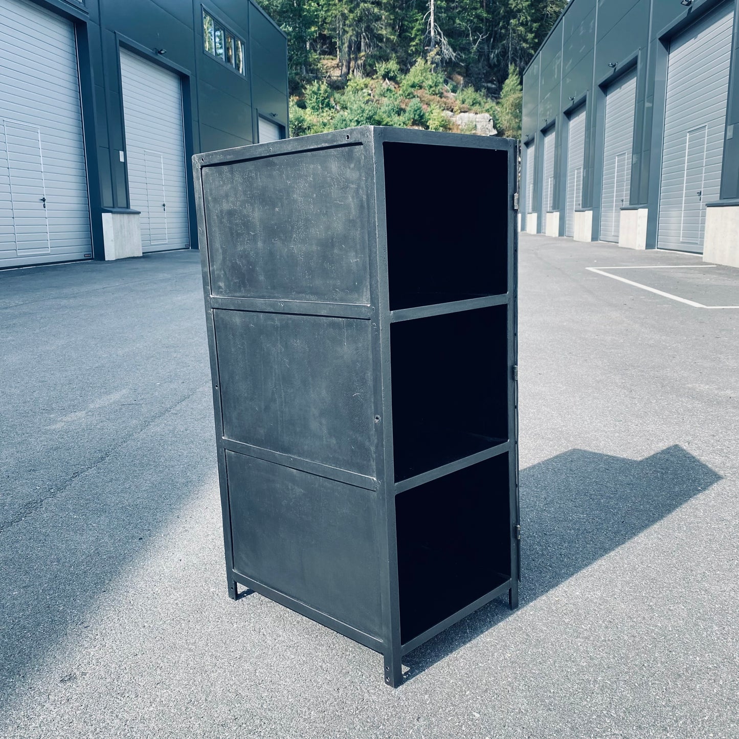 Workshop metal cabinet