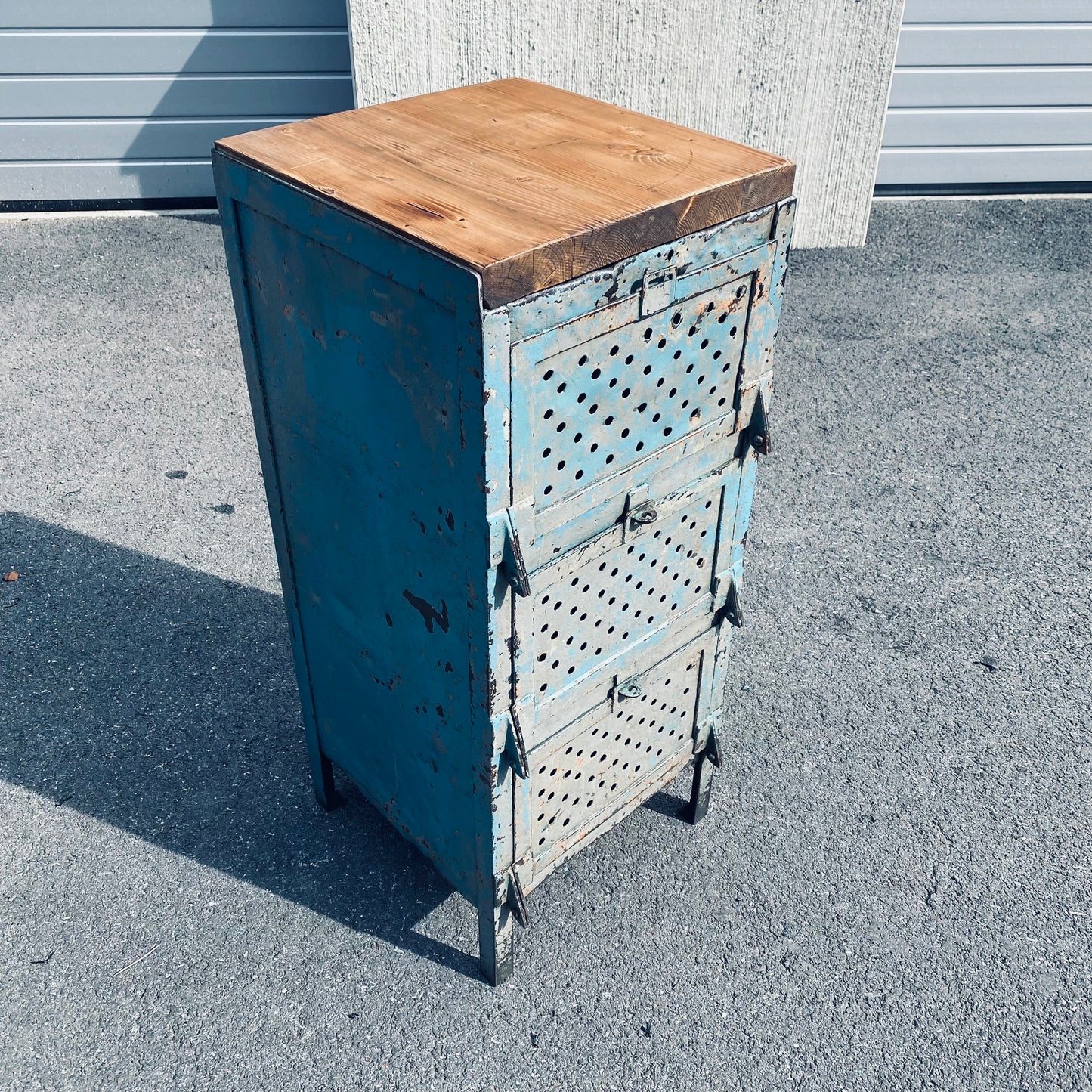Kuppersbusch car workshop metal cabinet