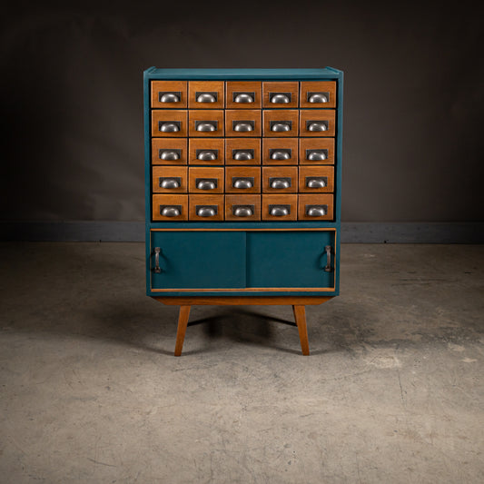 Arkivskap fra en polsk barnehage på 1970-tallet