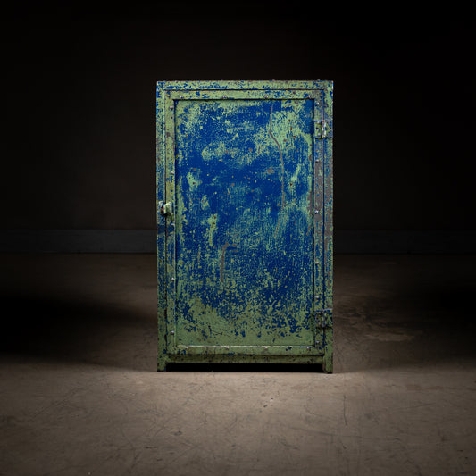 Metallskap fra Bilverksted (Servizio Fiat ITALIA)