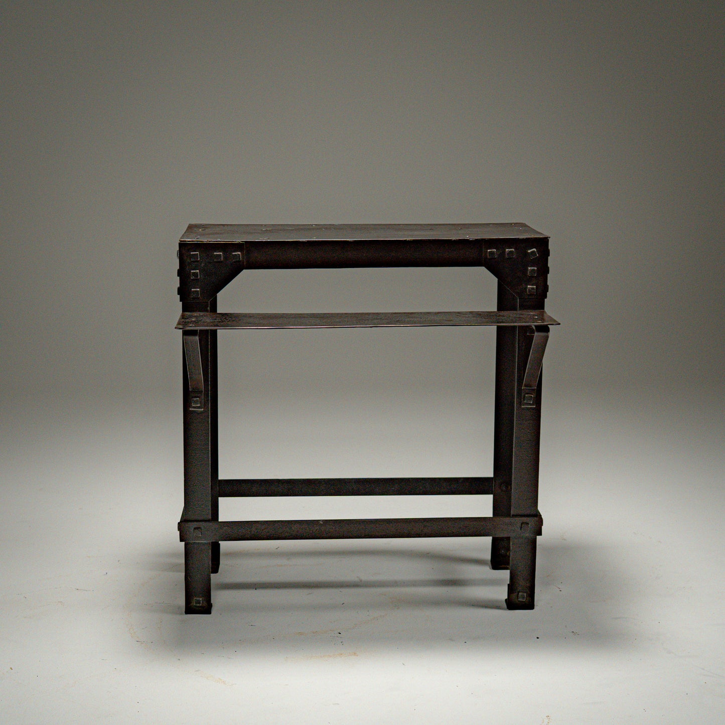 Naglet industriell konsollbord Paris, Frankrike – ca. 1920