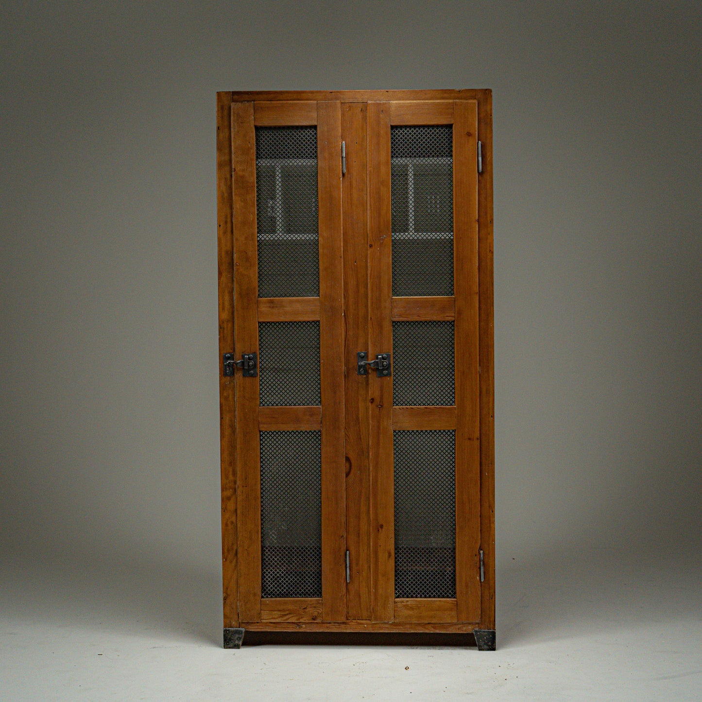 German WW2 Locker Cabinet 1940