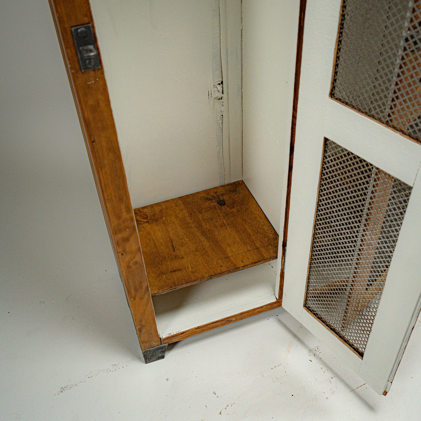 German WW2 Locker Cabinet 1940