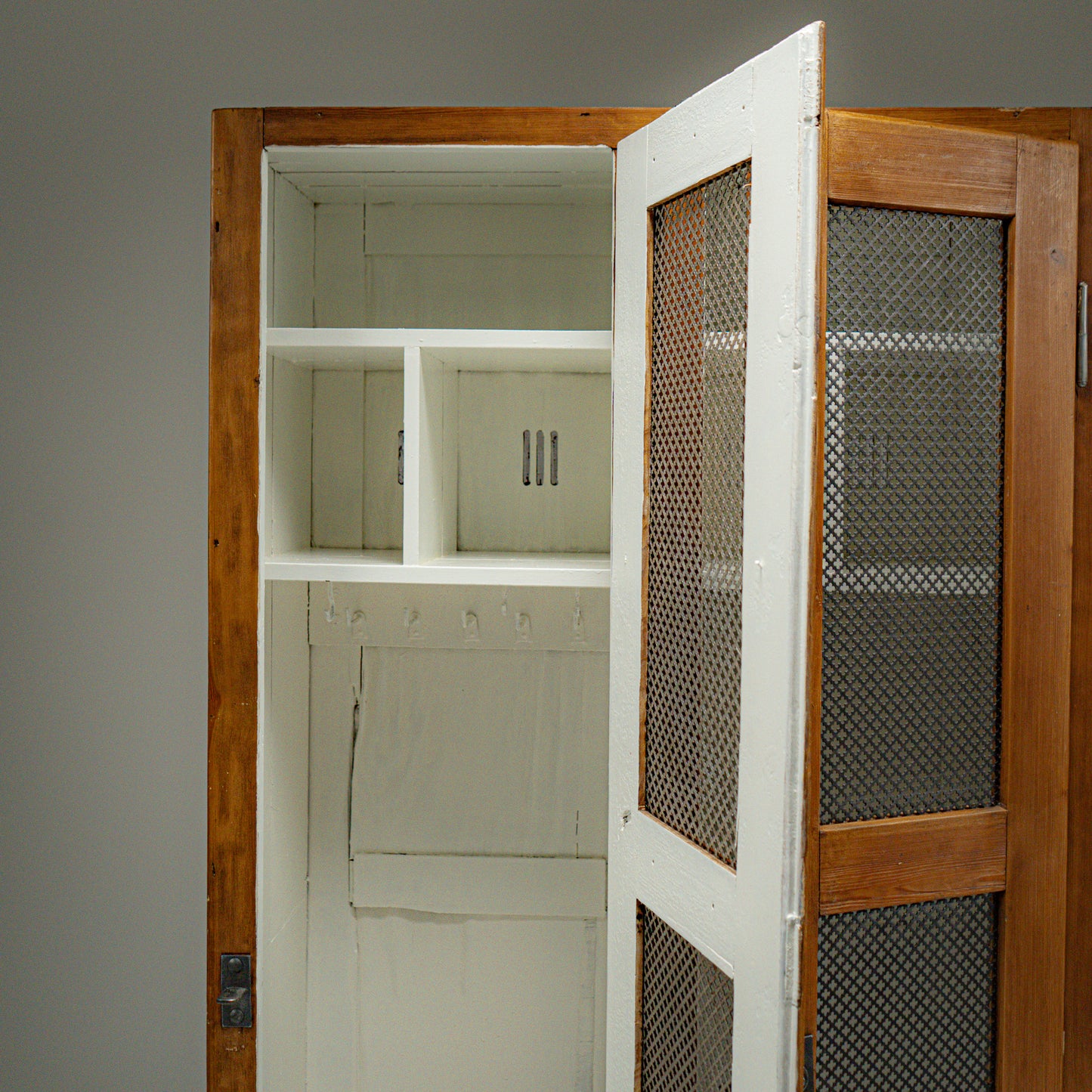 German WW2 Locker Cabinet 1940