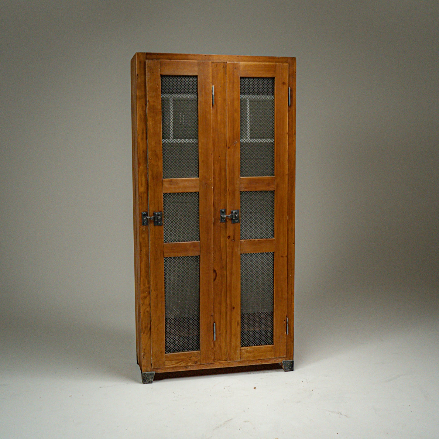 German WW2 Locker Cabinet 1940