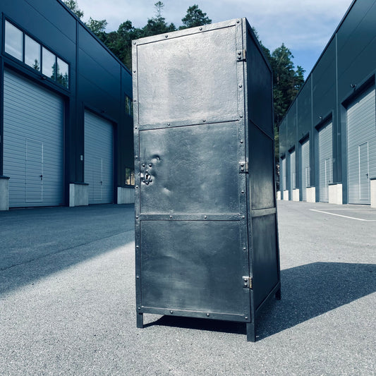Workshop metal cabinet