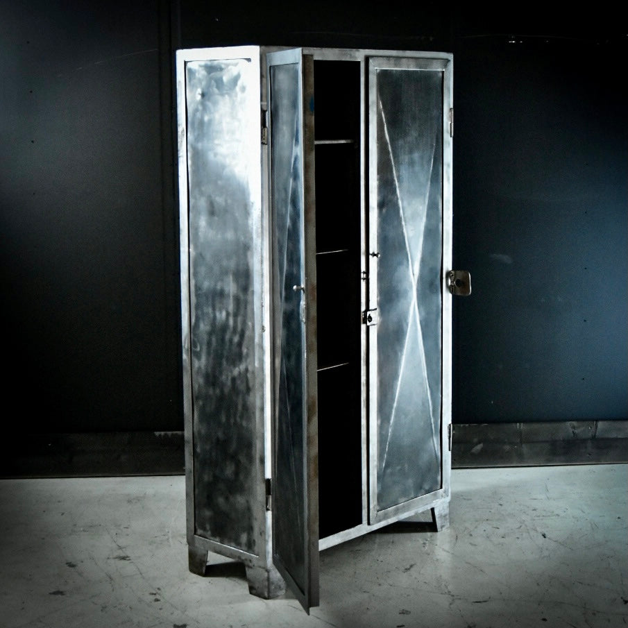 Industrial hevy-duty locker by Kupperbrusch