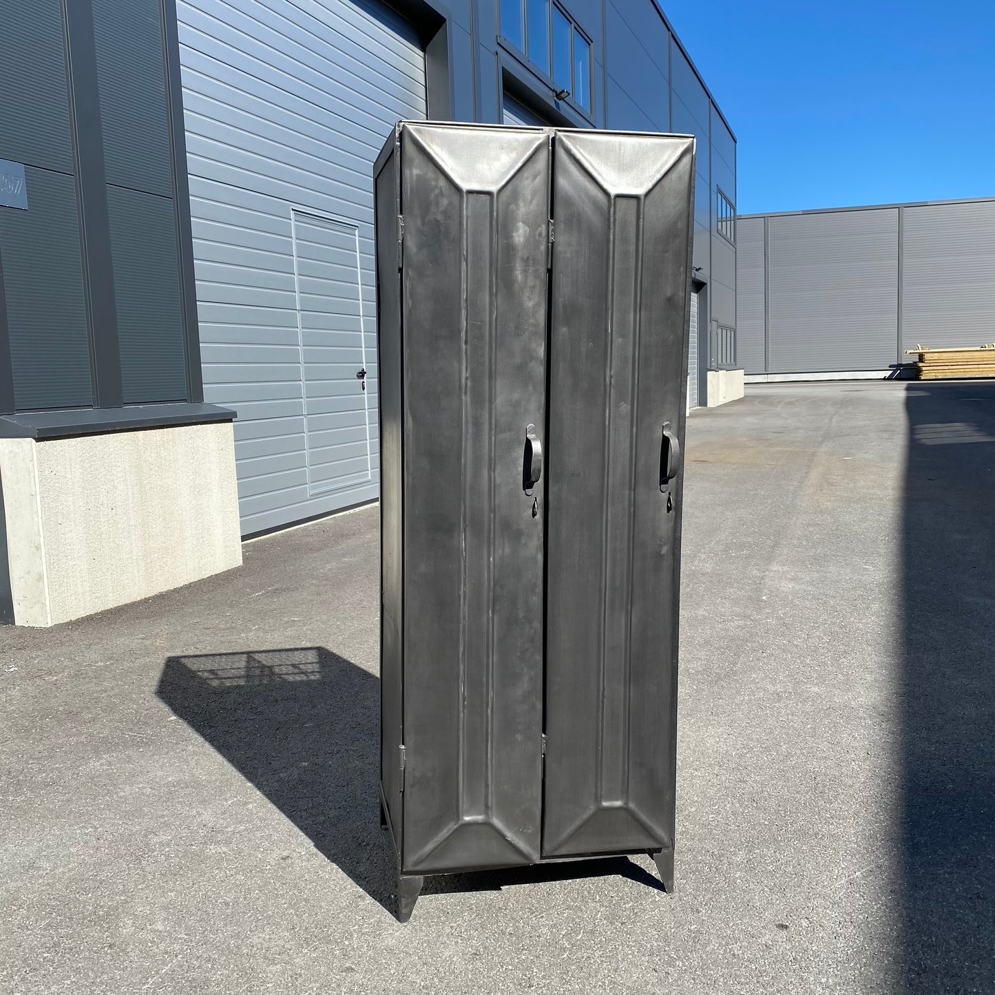2-door SPIND metal locker